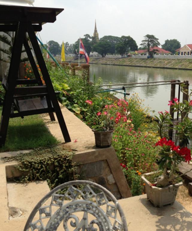 פרה נאקון סי איוטאיה Ayothaya Riverside House מראה חיצוני תמונה