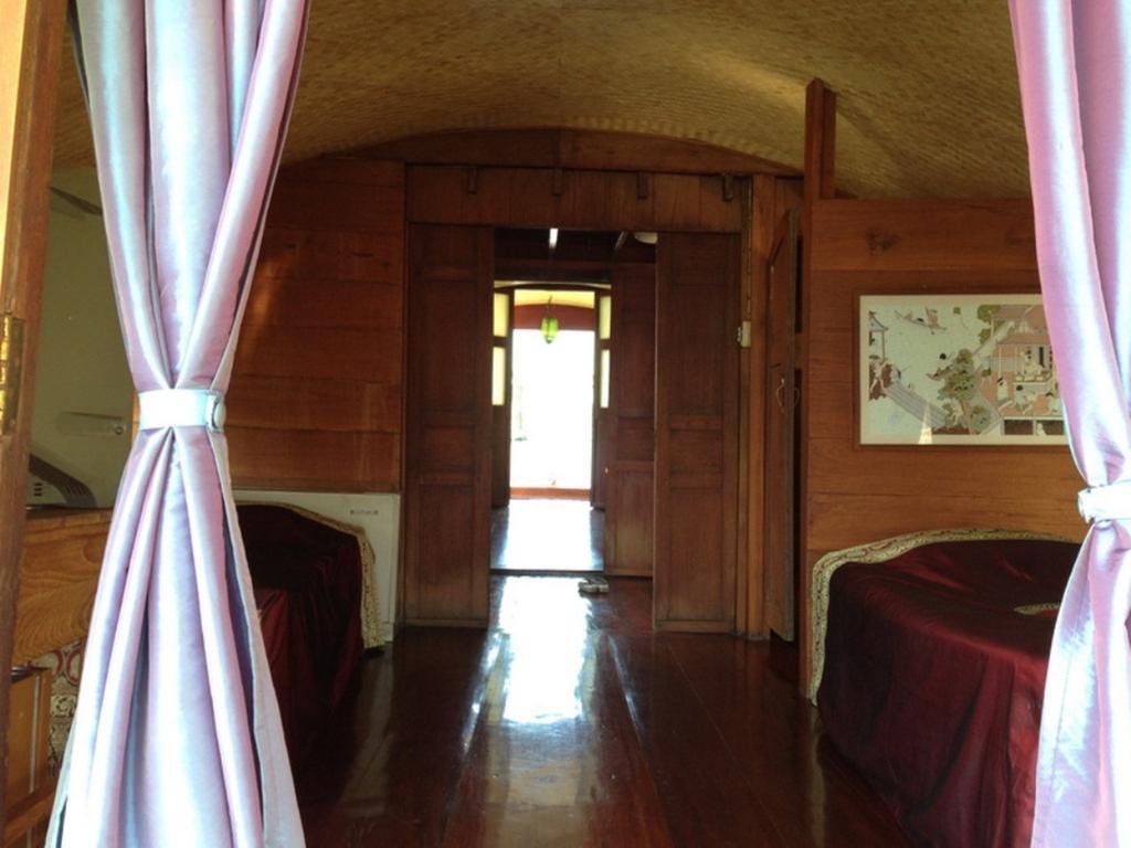 פרה נאקון סי איוטאיה Ayothaya Riverside House חדר תמונה